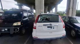 馮男找不到哥哥怒砸11車，又跑姊姊家縱火遭逮，警訊後依法將馮男移送法辦。。（圖／翻攝畫面）　