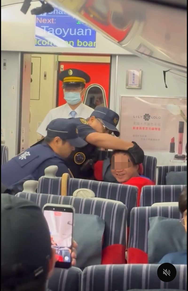 北市李男持悠遊卡搭乘新自強號拒絕補票，還揮拳打傷鐵警遭逮（圖／翻攝自Threads @dannylin___）