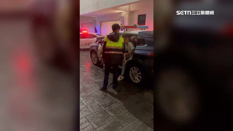 台東有一群年輕人到汽車旅館喝酒慶生卻發生衝突，驚動警方到場