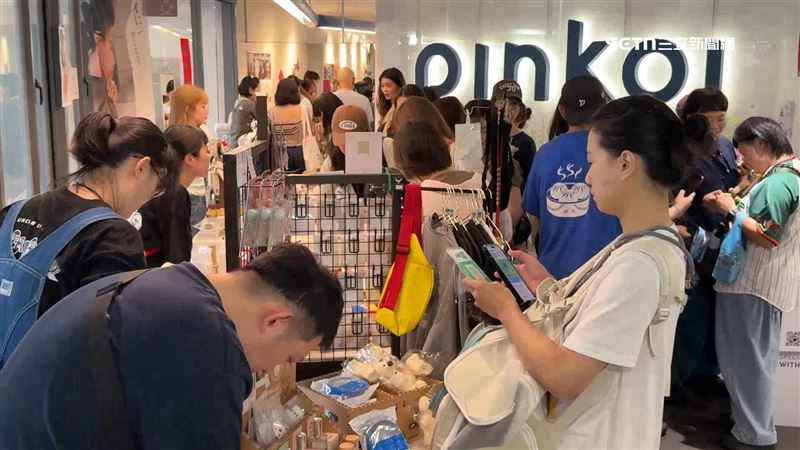 臨時喊卡，不少海外設計師花費數萬元來台參展，卻在凌晨才收到取消通知