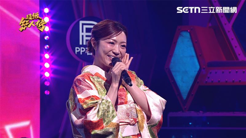 日本北海道的熱田有香演唱《阿娜答》獲評審荒山亮大讚：100分！（圖／超級紅人榜提供）