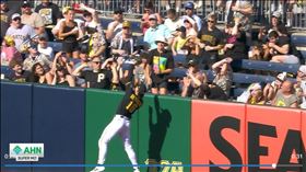 雷諾斯（Bryan Reynolds）近4場比賽3次接回全壘打。（圖／翻攝自MLB官網）