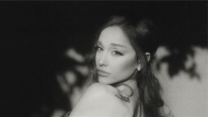假戲真愛近3年 小天后爆低調分手男星