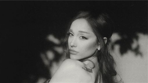 假戲真愛近3年　小天后爆低調分手男星