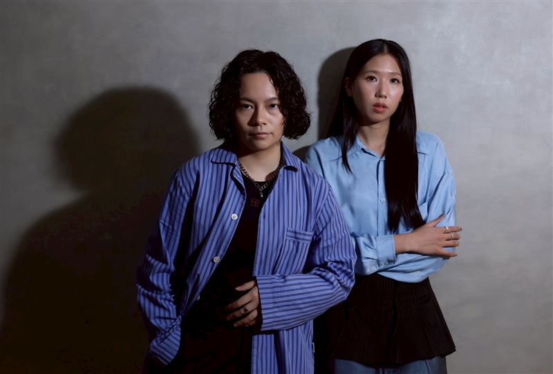 「凹與山Our Shame」接受《三立新聞網》專訪。（圖／記者鄭孟晃攝影）
