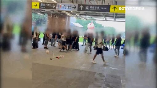 台中車站外籍移工打群架　直擊「近60人」