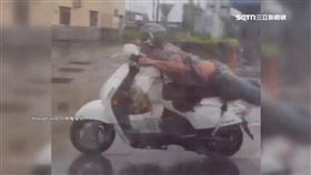 雲林「歐兜麥超人」又現蹤！換轄區趴坐墊騎車
