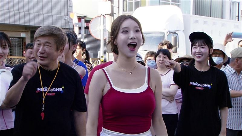 金賢姈(中)外型亮眼。(圖/民視提供)