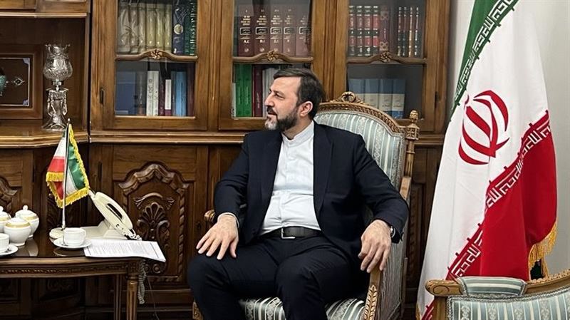 伊朗副外長卡澤姆．加里巴巴迪（Kazem Gharibabadi）宣布，伊朗與美國之間的「諒解備忘錄」預計將於本週五（19日）在瑞士正式簽署。。（圖／翻攝自X平台 @Gharibabadi）