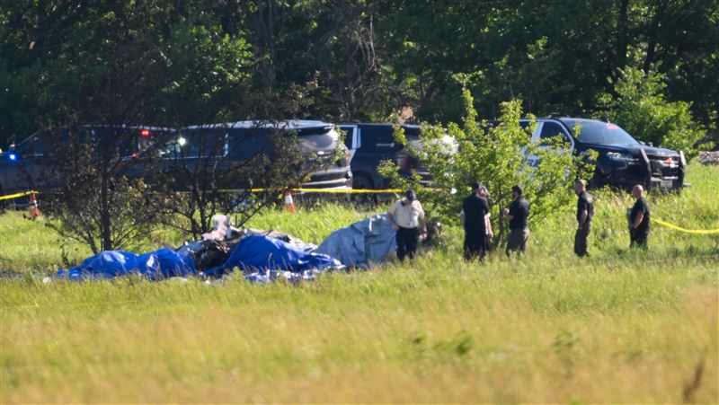 美跳傘機升空突墜毀!機上「12人全罹難」