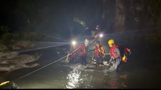 新竹錦屏溪暴漲　露營區遊客被大水沖走