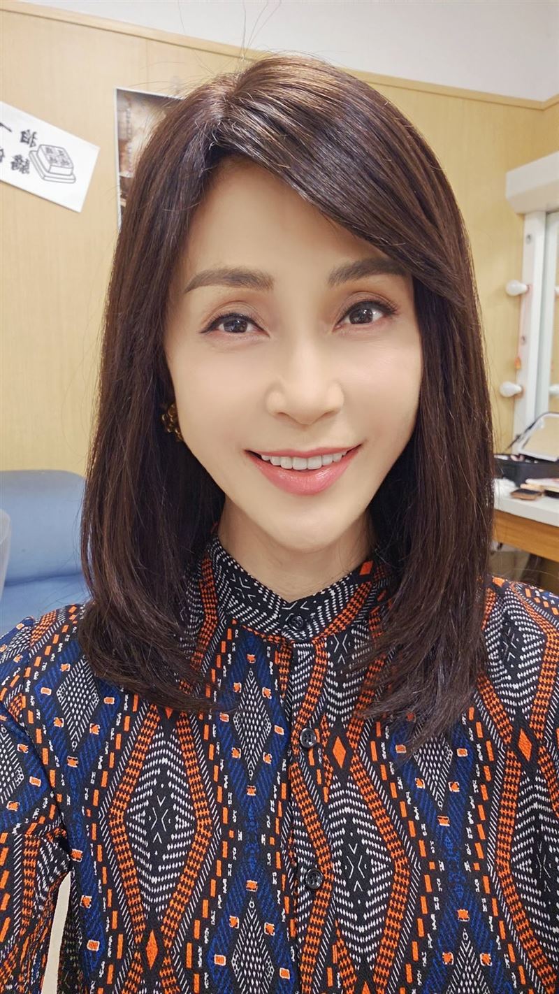 梁佑南也強調,自己目前沒有白內障或青光眼問題,術後恢復狀況良好,希望透過自身經驗提醒民眾,若發現看東西出現扭曲、變形或視力快速下降等情況,應儘速就醫檢查。(圖/翻攝自梁佑南FB)