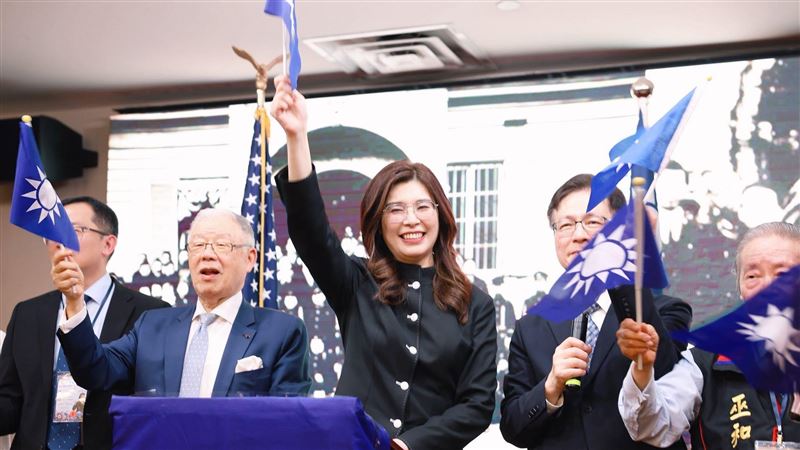綠委:鄭麗文是再清楚不過的「中共傀儡」