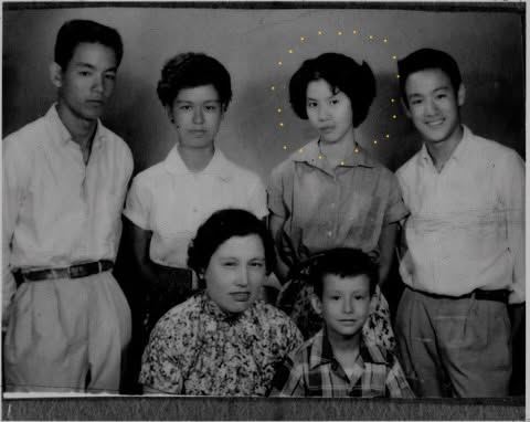 李香凝透過IG發出珍貴照片，是李秋源與父親李小龍的合照。（圖／翻攝自IG @therealshannonlee）