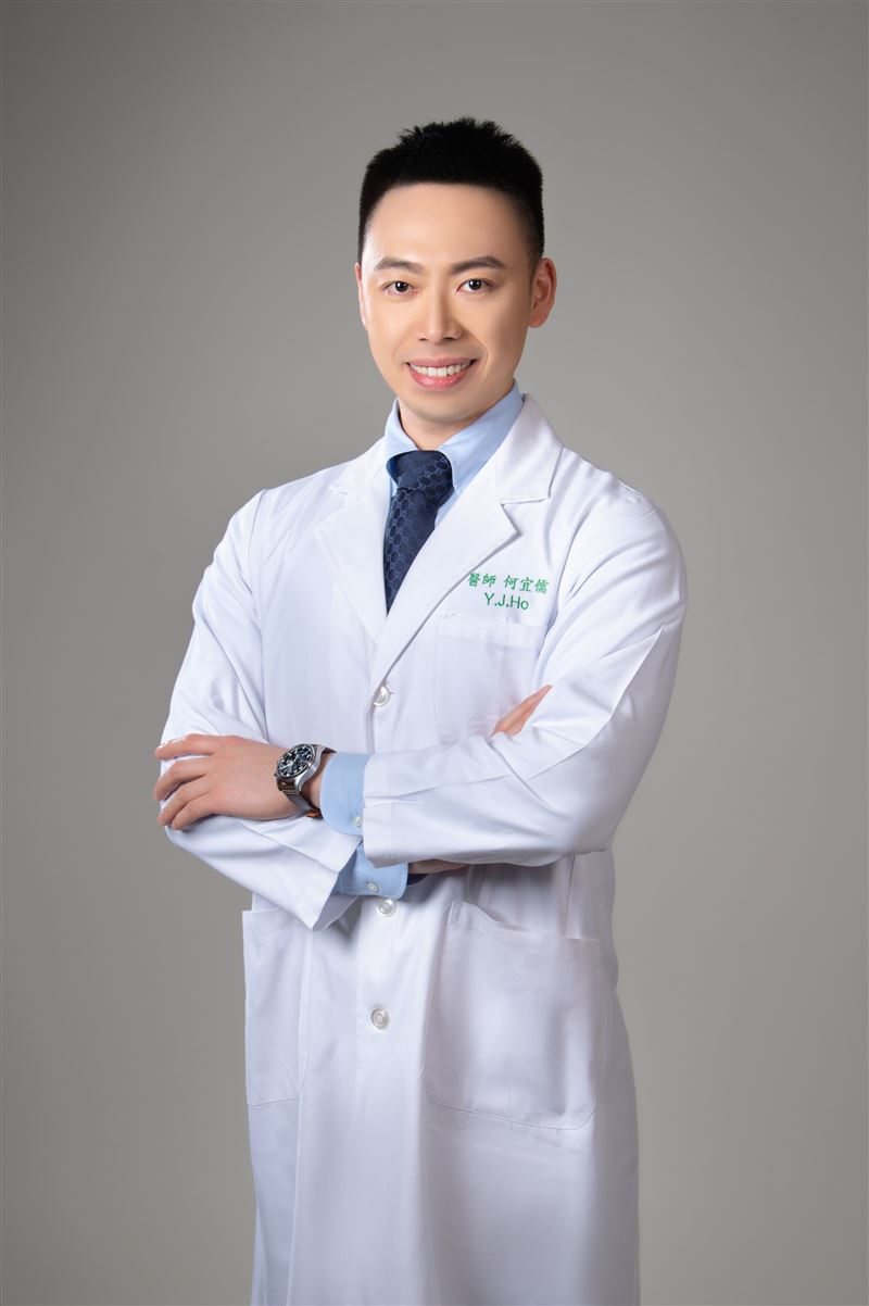 諮詢醫師台北澄清眼科院長何宜儒醫師