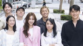 曾莞婷（左8）接下新戲。（圖／米神國際提供）