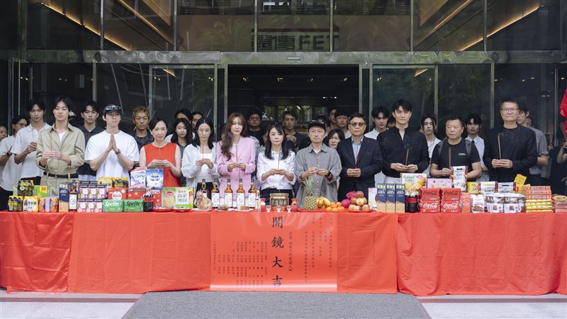 《愛上外星情人》開鏡。(圖/米神國際提供)