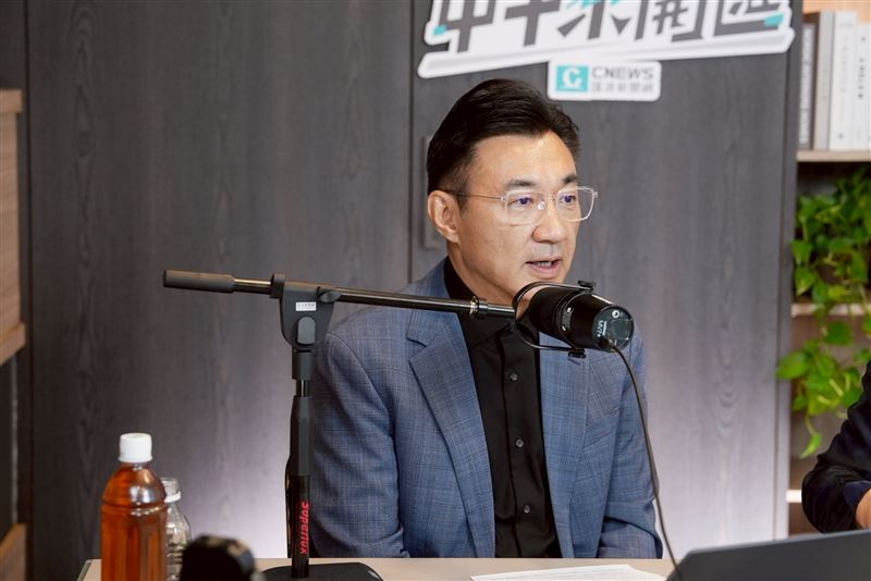 江啟臣接受主持人黃光芹節目《中午來開匯》專訪(圖/CNEWS匯流新聞網提供)