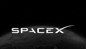 馬斯克旗下SpaceX的股價營收比(PSR)直衝119倍，知名經濟學家澤伯格直言，堪比網路泡沫破裂前夕的雅虎公司。（圖／翻攝自X平台 @BullTheoryio）