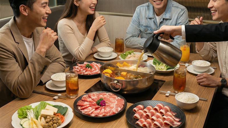 高雄福華大飯店30樓人氣品牌「SMILE ONE精緻涮涮鍋」全新推出週一至週五晚餐限定吃到飽方案。(圖/品牌業者提供)