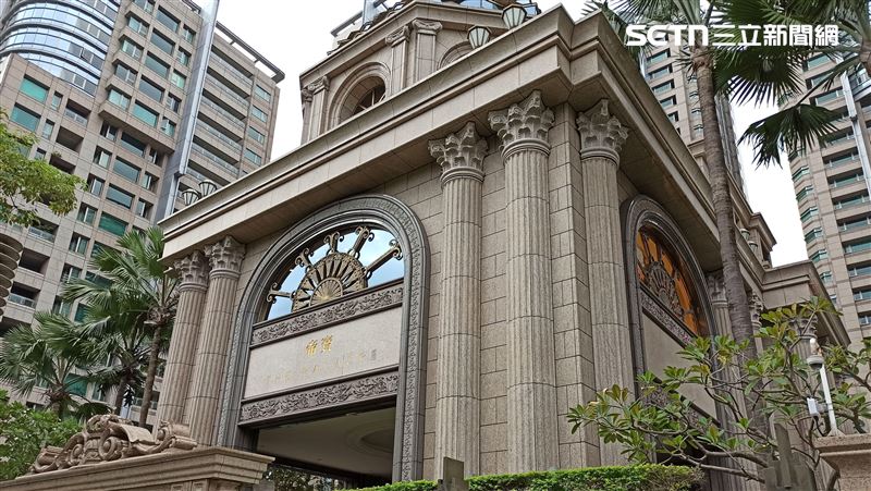 台北市「仁愛帝寶」D棟21樓傳奇戶，歷經9年的委售、降價及公開標售後，近期終於成功易主，專家估總價約6億轉手。（圖／資料照）
