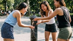 端午節,午時水,轉運發財。（圖／AI）