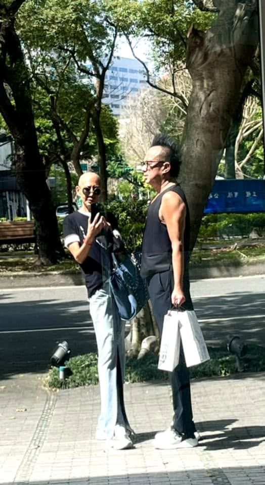黃大煒和經紀人女友愛情長跑31年。(圖/翻攝自黃大煒臉書)