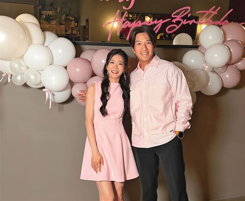 楊千霈（左）才和建材業二代Jeremy（右）傳出舊情復燃，身體就出了狀況，將於七月開刀治療受傷的膝蓋。（圖／翻攝自楊千霈IG）