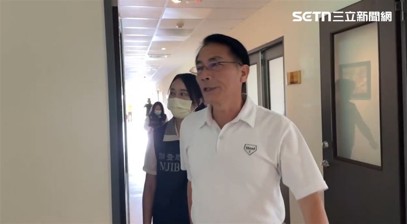 宜蘭縣消防局涉採購弊案,宜蘭地檢署持續偵辦,今(16日)發動第2波搜索,前往消防局長徐松奕的住處及辦公室搜索,並約談到案說明。(圖/翻攝畫面)
