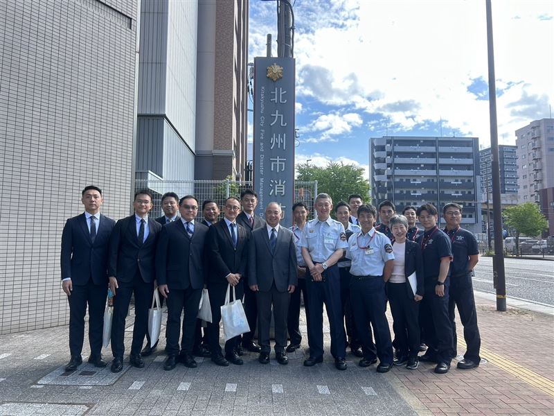 台中市消防局率隊參訪北九州市消防局本部、119指令中心及小倉北消防署等單位。(圖/台中市消防局提供)