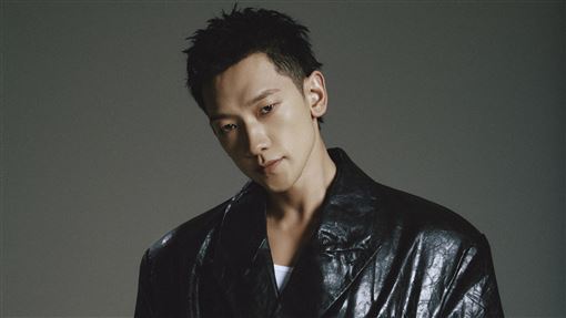 Rain攜手子瑜南下高雄　喊話：準備玩到瘋