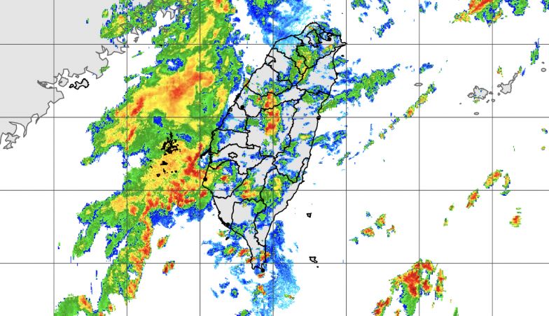 13縣市大雨特報 3縣市大雷雨狂轟1小時