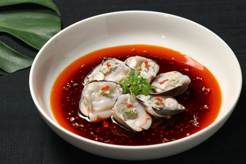 晶華軒夏季新菜-紅油浸宜蘭粉蛤。(圖/飯店旅宿業者提供)