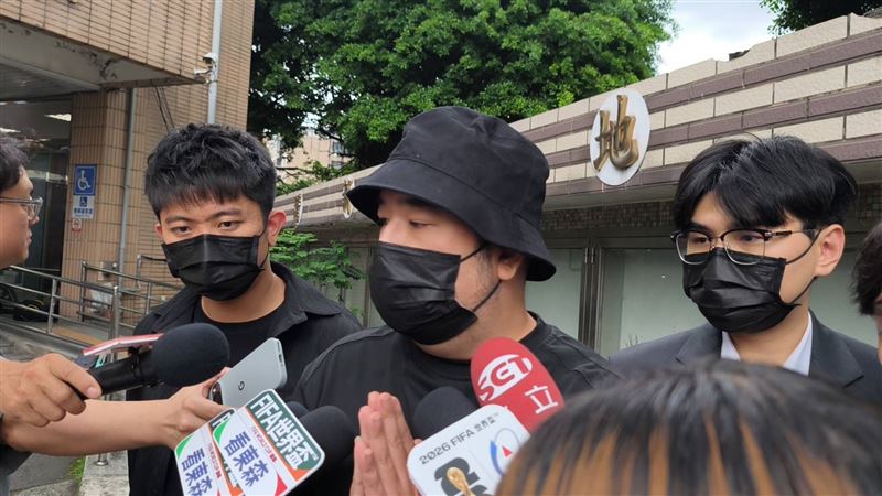 閃兵案開庭45分結束!阿達步出法庭這樣說
