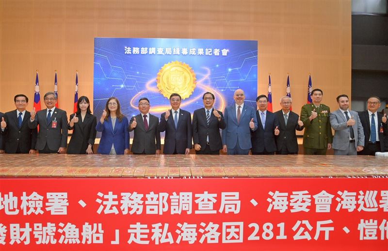 行政院長卓榮泰今(16)日出席法務部調查局緝毒成果記者會。(圖/行政院提供)