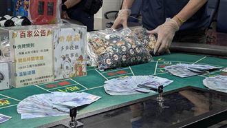 金門警破獲涉賭桌遊館　查獲12人到案