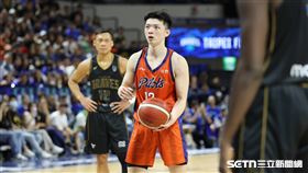 PLG總冠軍賽G6，領航猿李家慷站上罰球線，第1球「麵包」。（圖／記者劉彥池攝影）