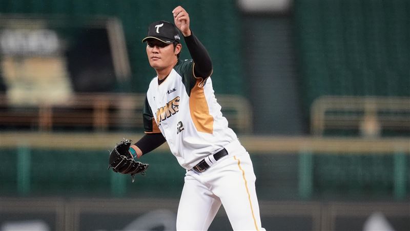 魔鷹抗議遭驅逐 王維中好投率雄鷹勝兄弟