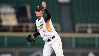 魔鷹抗議遭驅逐　王維中好投率雄鷹勝兄弟
