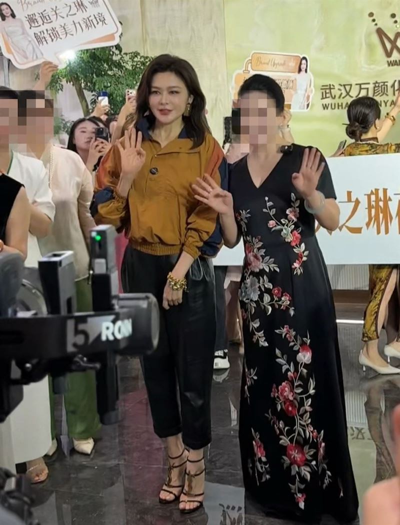 63歲關之琳被指醫美過度!「驚人真面目」曝 網酸:蘋果肌僵硬像蠟像