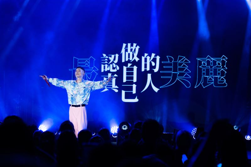 蕭秉治舉辦「活著Alive」香港演唱會。(圖/相信音樂提供)
