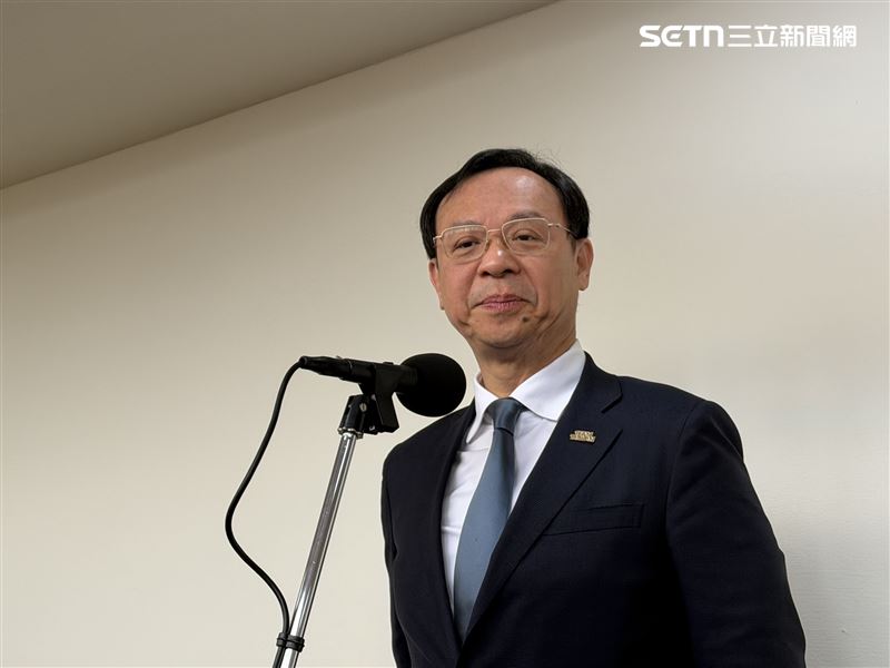 衛福部長石崇良今(17)日表示,8大津貼中扣除國民年金及老年津貼,其餘6項津貼若無法順利追加預算,預計將影響89萬人。(圖/記者蔣季容攝影)