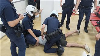 新／板橋銀行遭搶40萬！警逮1搶匪偵辦中