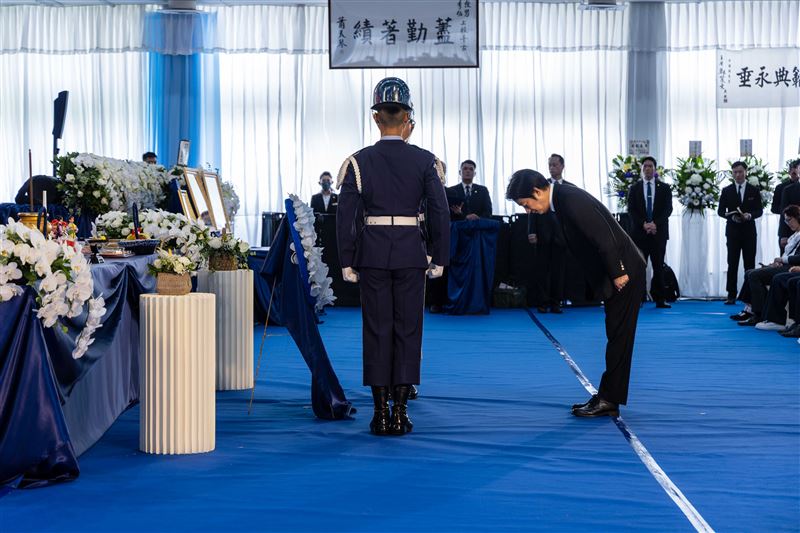 總統賴清德到場致哀。(圖/總統府提供)
