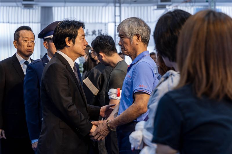 總統賴清德到場致哀。(圖/總統府提供)