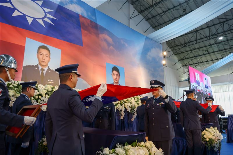 空軍官校體育館今天(17日)上午舉行告別式。(圖/總統府提供)