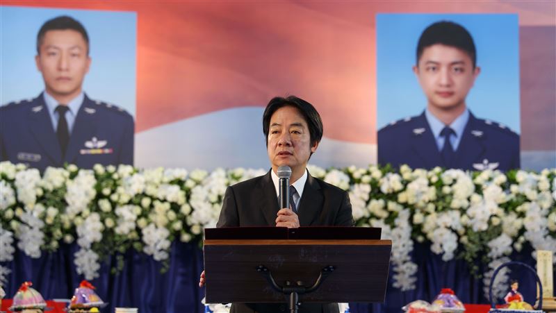 送別2殉職中校飛官…賴清德親頒贈褒揚令