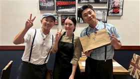 蔡昌憲（左）、黃迪揚跟冉庭恩（中）合照。（圖／三立提供）