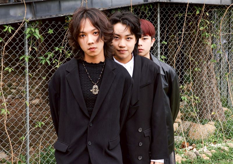 台灣18歲超新星樂團「共振效應」受邀表演。(圖/三立提供)
