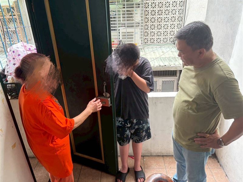 11歲孝子小倫照顧全家太懂事!毒駕毀爸爸阿勇人生,家貧窮苦一度靠剩飯剩菜續命。(圖/翻攝自《愛的延續》公益協會臉書)